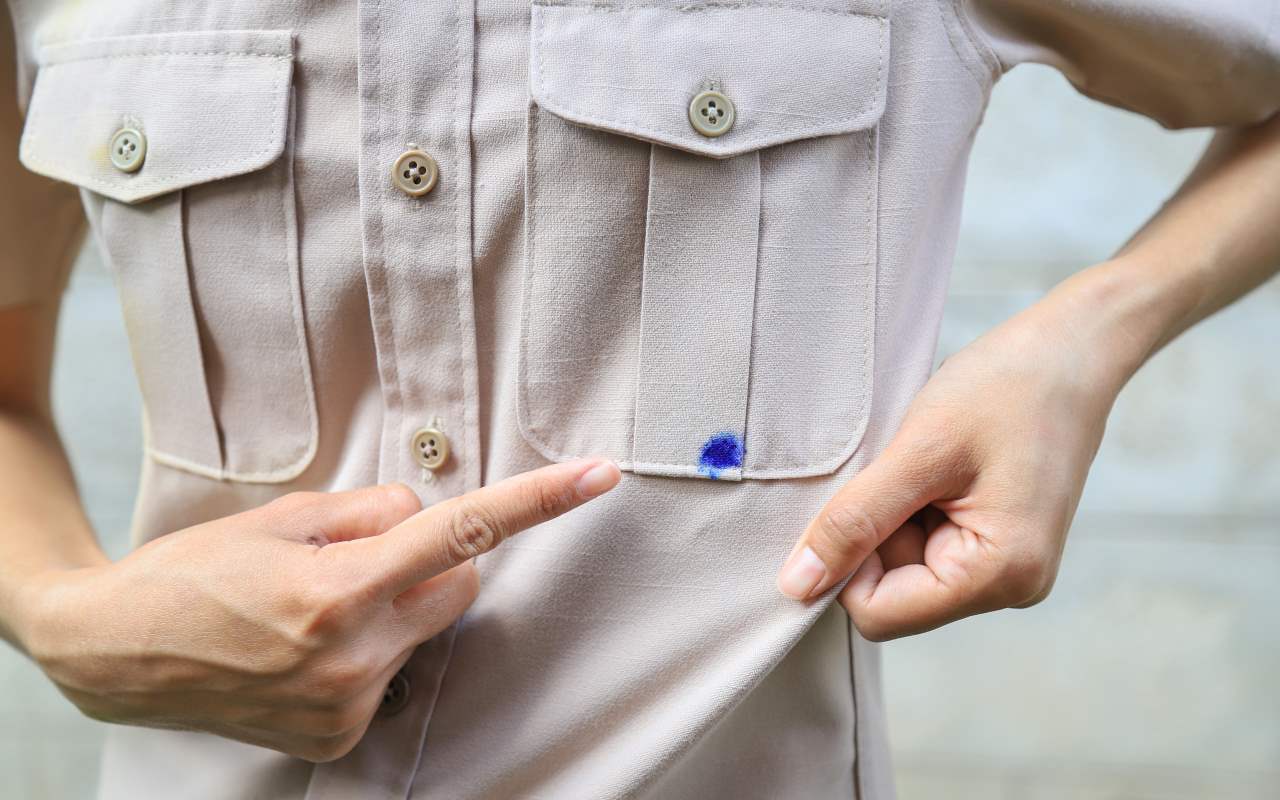 Comment enlever une tache d'encre sur un vêtement ?