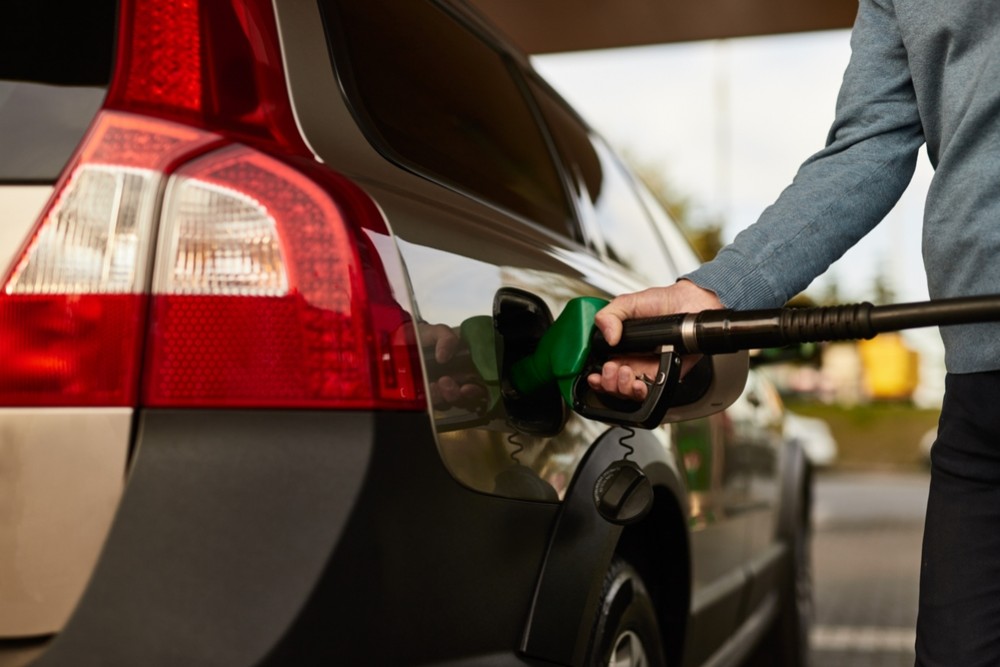 Comment enlever une tache de gasoil sur un vêtement