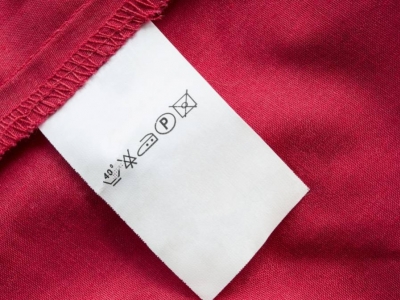 Comment reconnaître les symboles présents sur les étiquettes de vos vêtements ?